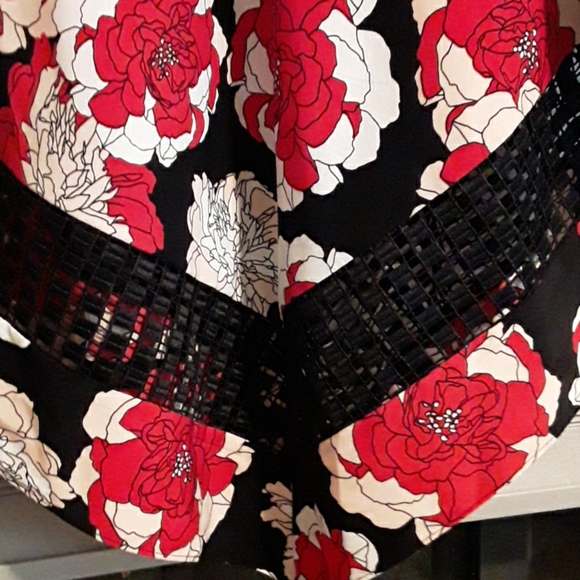Alfani black, red and white silky top - Picture 3 of 7